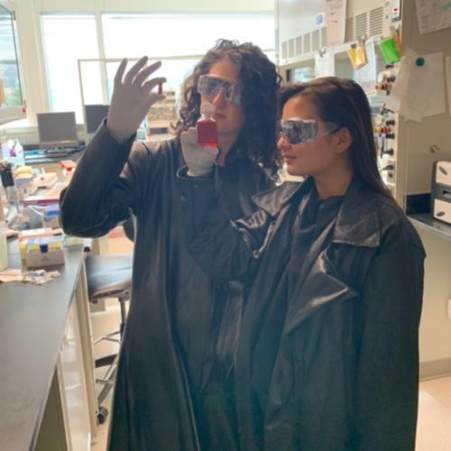 Zoe Amaris posing for a Matrix themed video