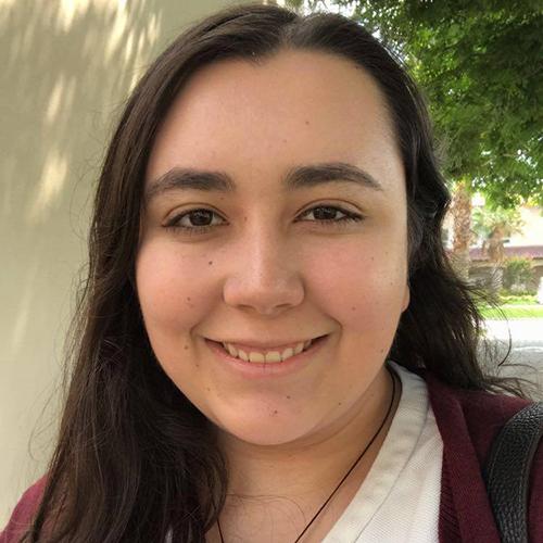 Emma Hmelar headshot