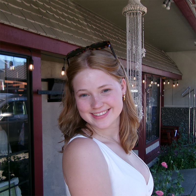 Kate Miller headshot