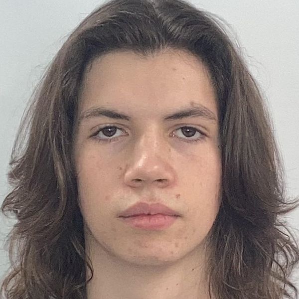 Simon MacLean headshot