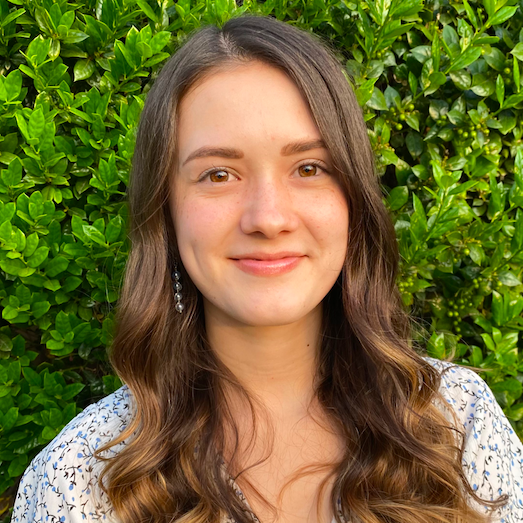 Photo of Lauren Hewitt