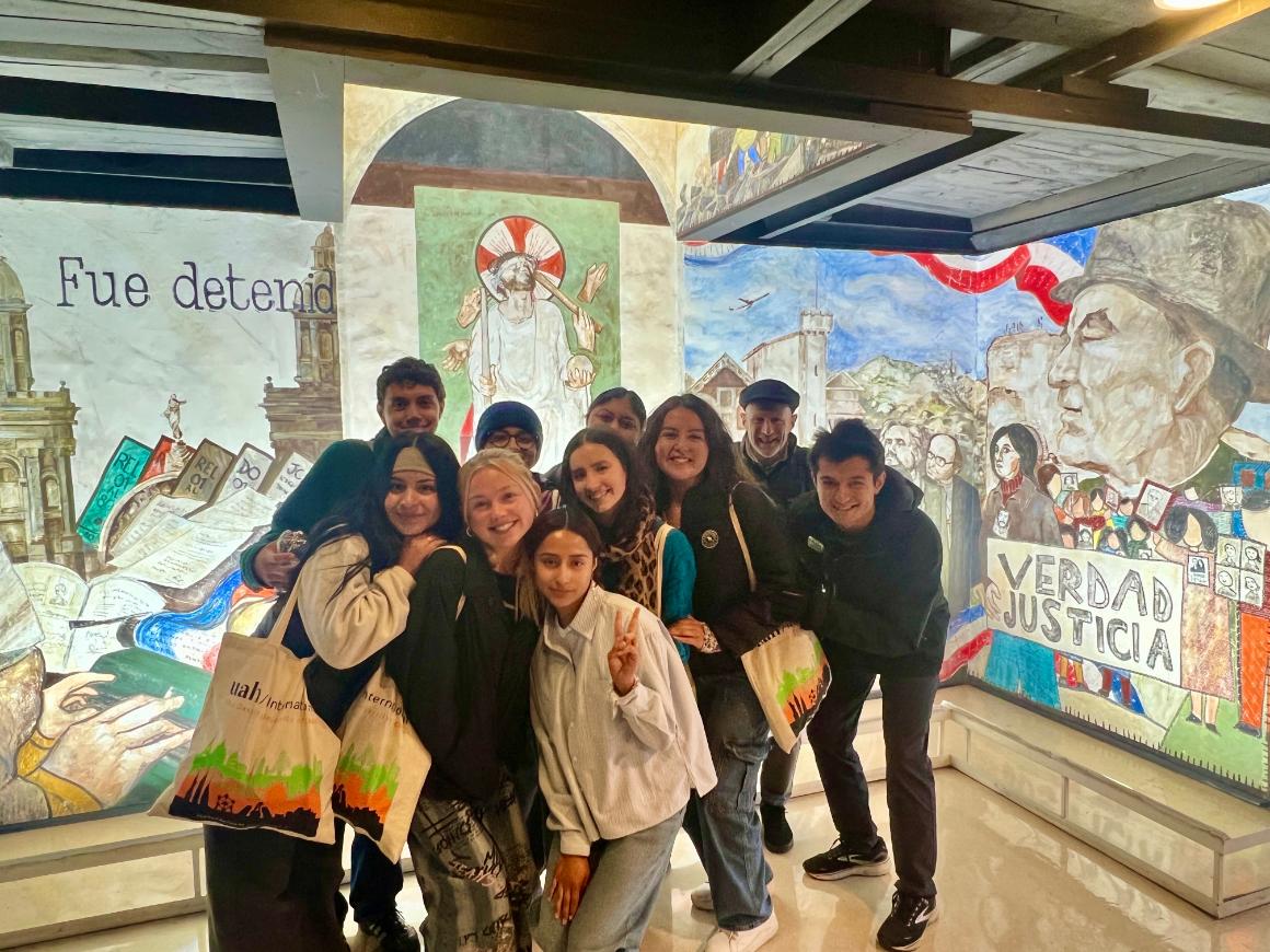 SM25 Chile - Tribute to the disappeared detainees and to the Comision pro-paz, a heroic organization that emerged in the midst of adversity to protect human rights and provide refuge to victims during the dictatorship