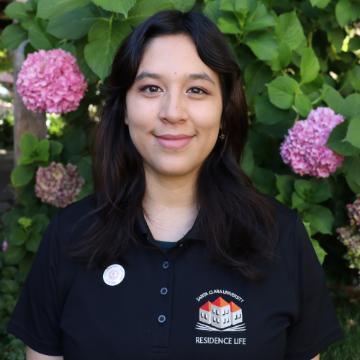 A photo of engineering student Cinthya Jauregui