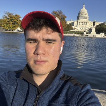 Headshot of Kuehler Award Recipient Niels Holzmann