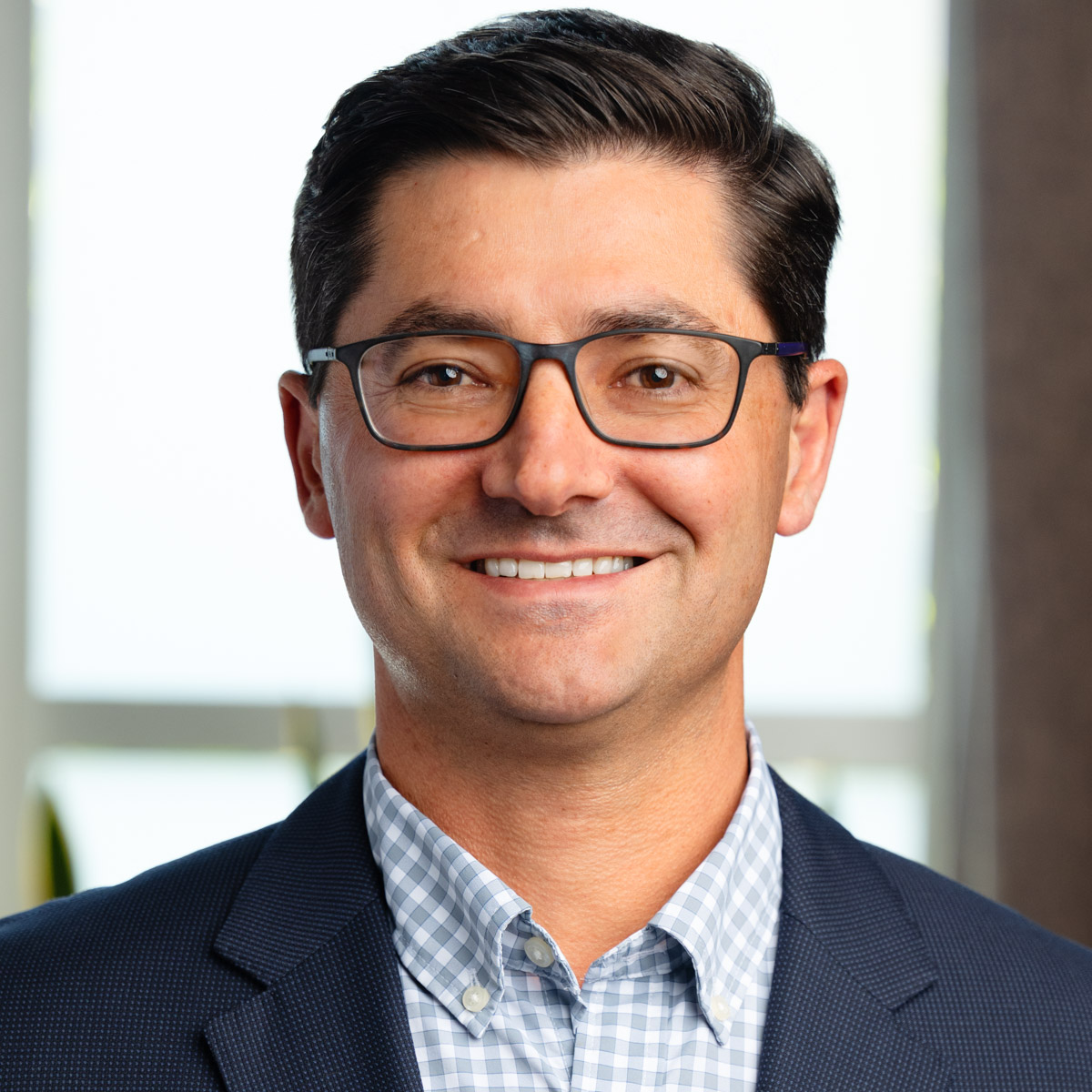 Aaron Dutra Headshot